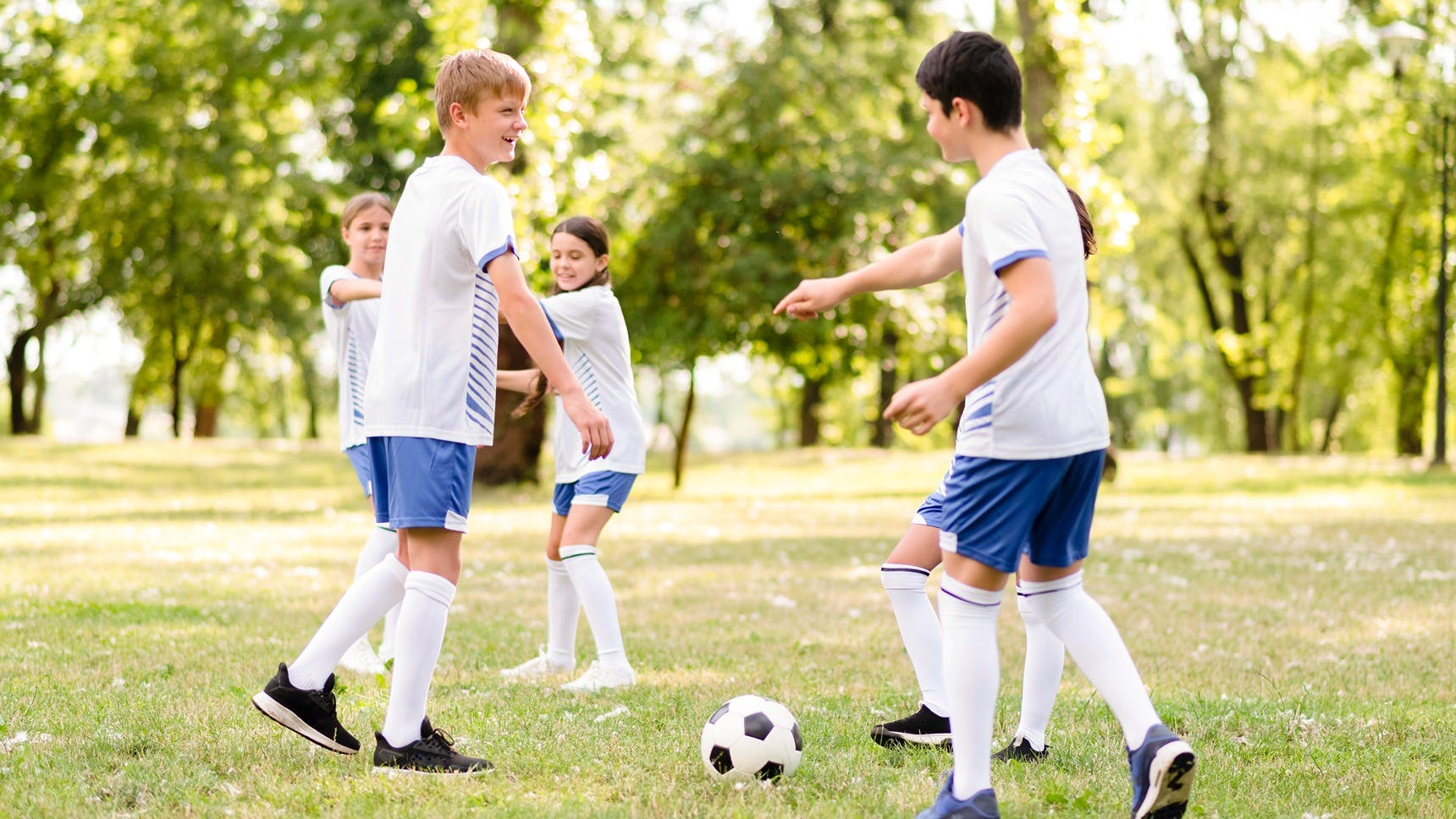 Balancing Extracurricular Activities and School: How to Find the Right Mix